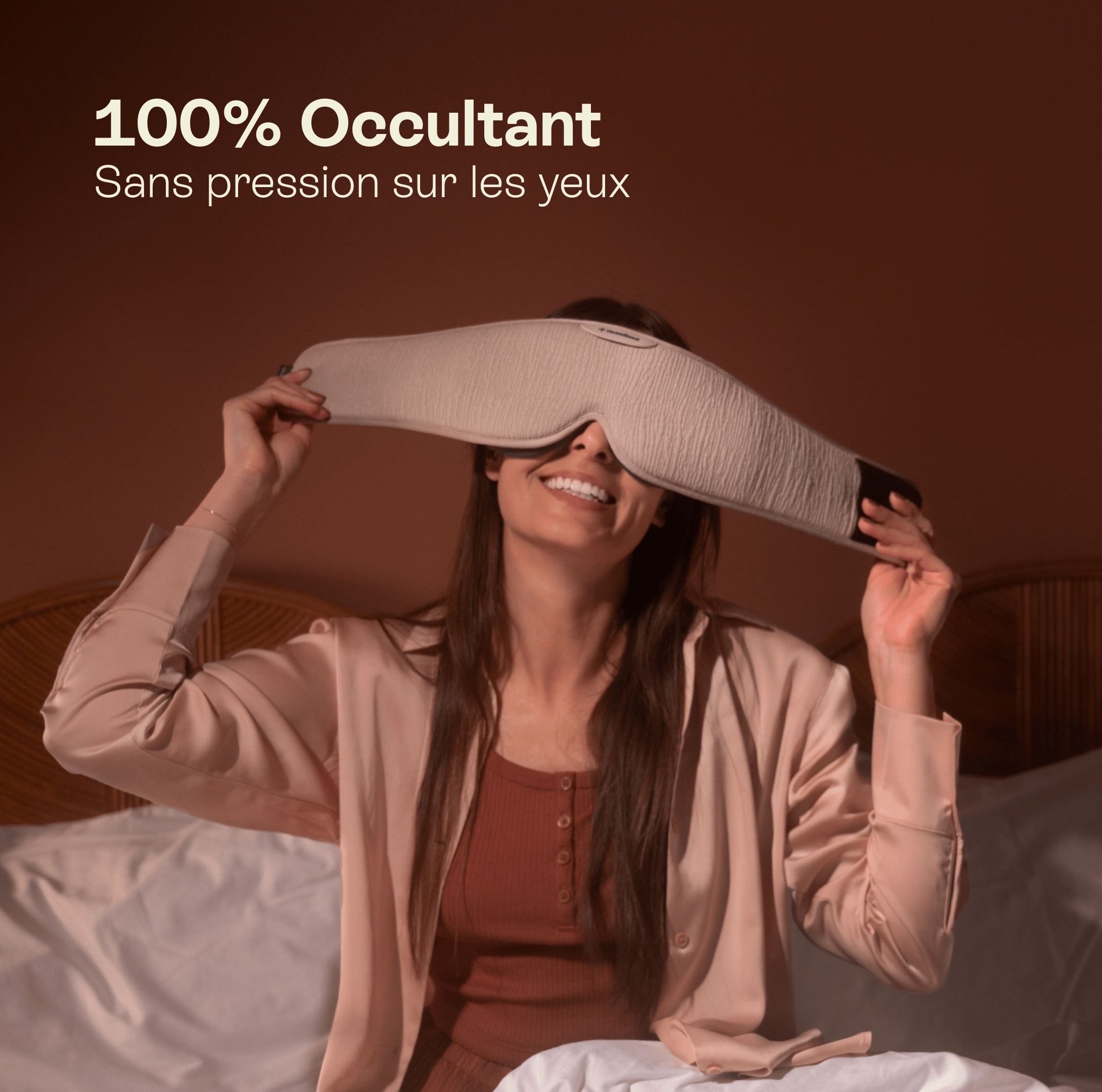 HoomBand Ultimate Bluetooth sleep mask by LIVLAB in black, featuring built-in speakers and soft fabric for comfort.