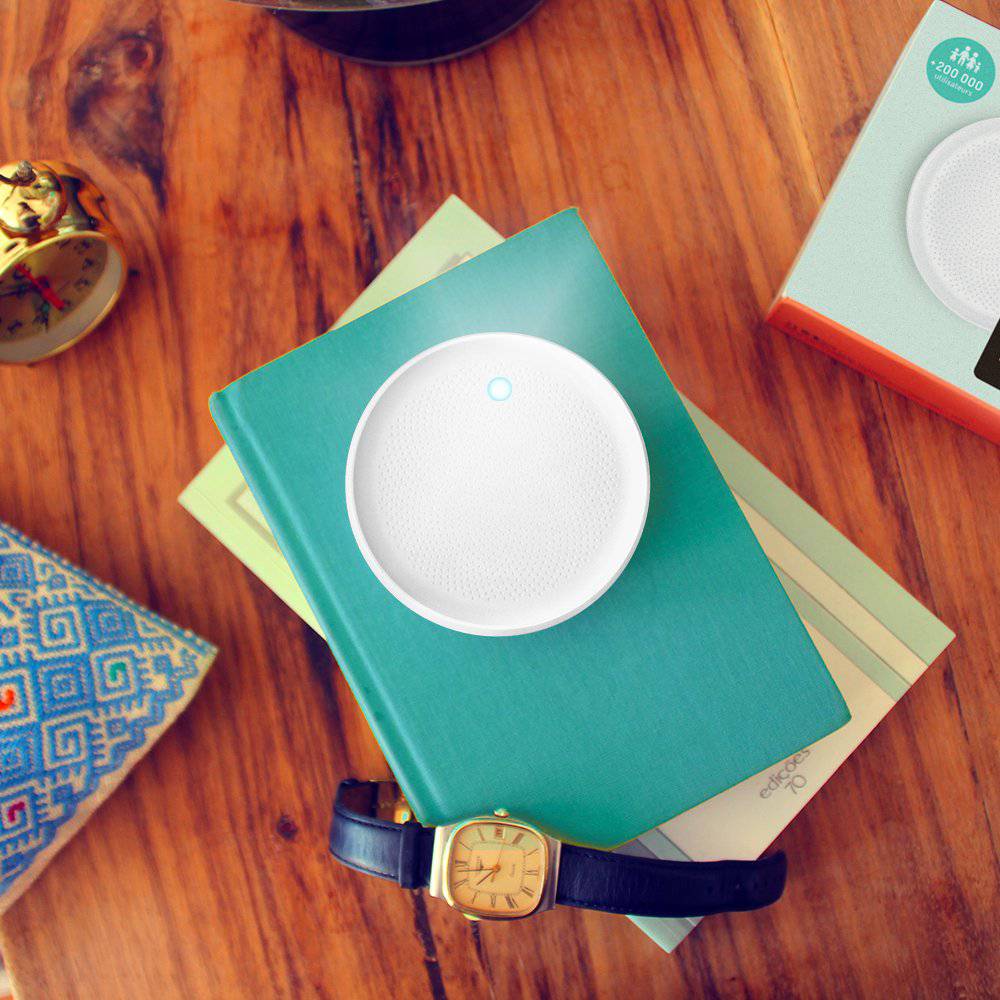 Dodow sleep aid by LIVLAB displaying a circular light device designed for relaxation and improving sleep in 8 minutes.