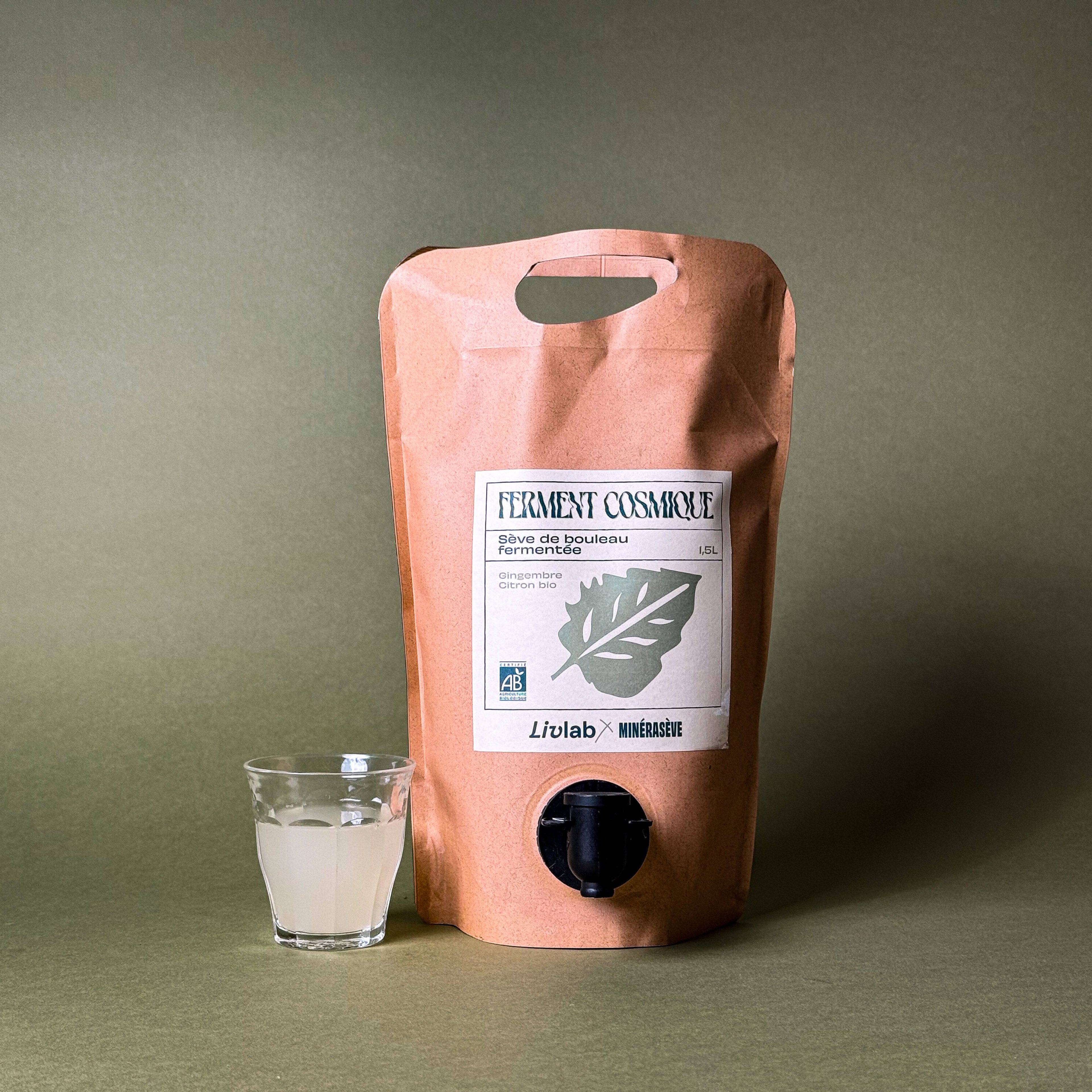 LIVLAB Sève de bouleau fermentée in a 1.5 L bottle, featuring a clear liquid with a modern label design.