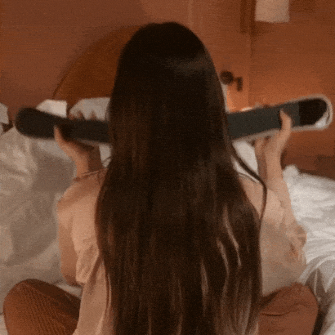 HoomBand Ultimate by Livlab, adjustable sleep mask with Bluetooth and audio access for relaxation and sleep enhancement.